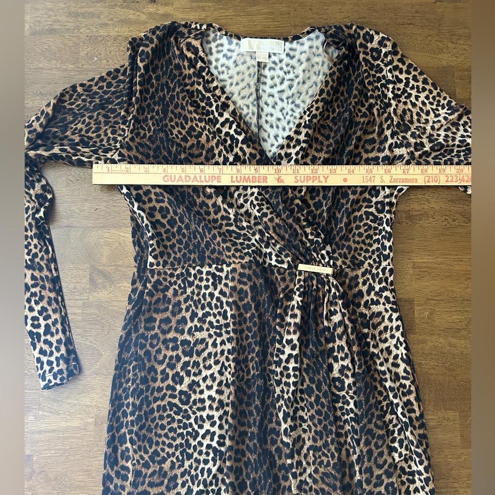 Michael Kors Women’s Dark Camel Leopard Print Wrap Dress size Medium - Picture 10 of 14
